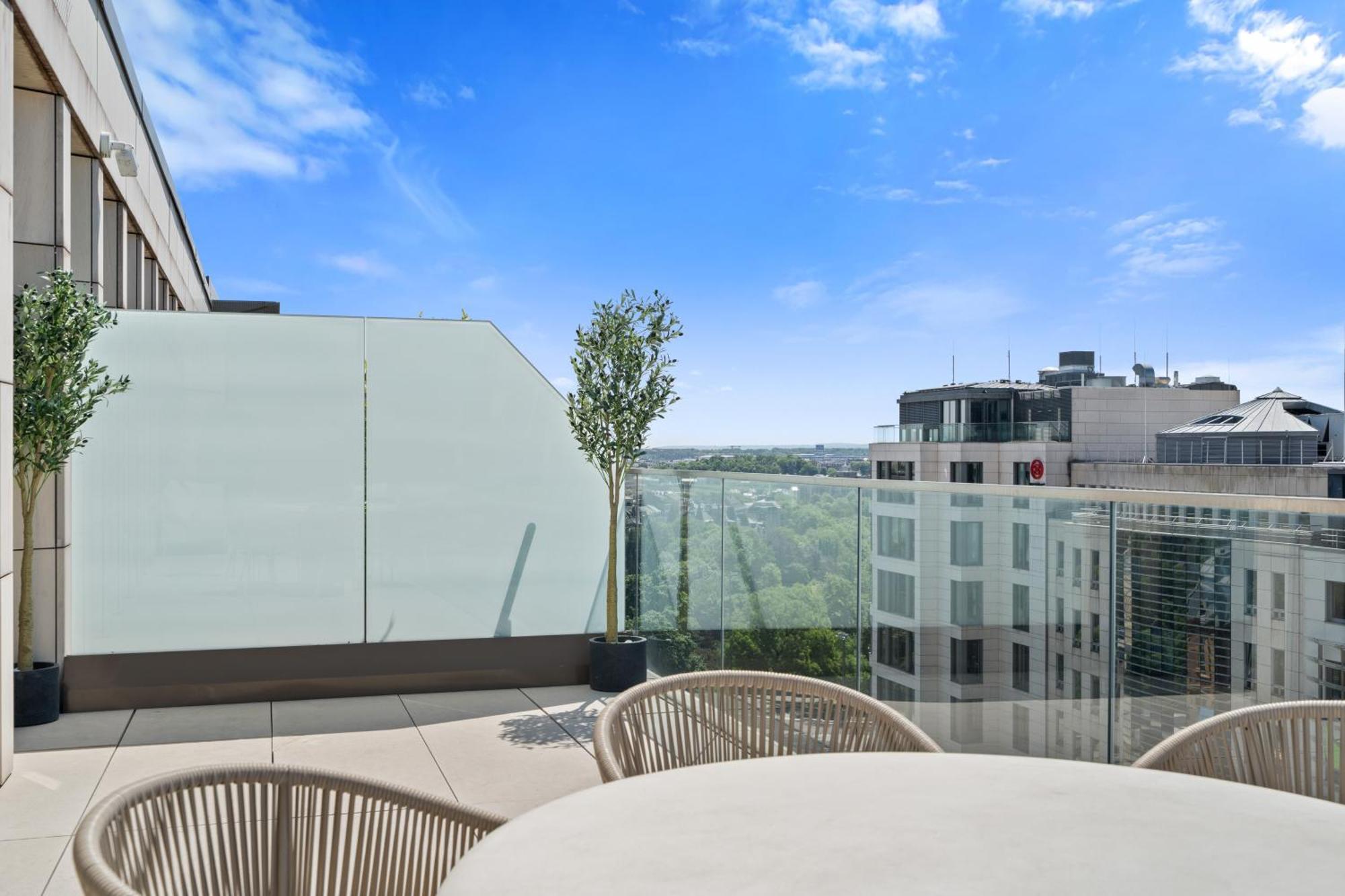 Voya Residence Zenit Royal - Luxury Apart Hotel Rooftop Views & Concierge لوكسمبورغ المظهر الخارجي الصورة
