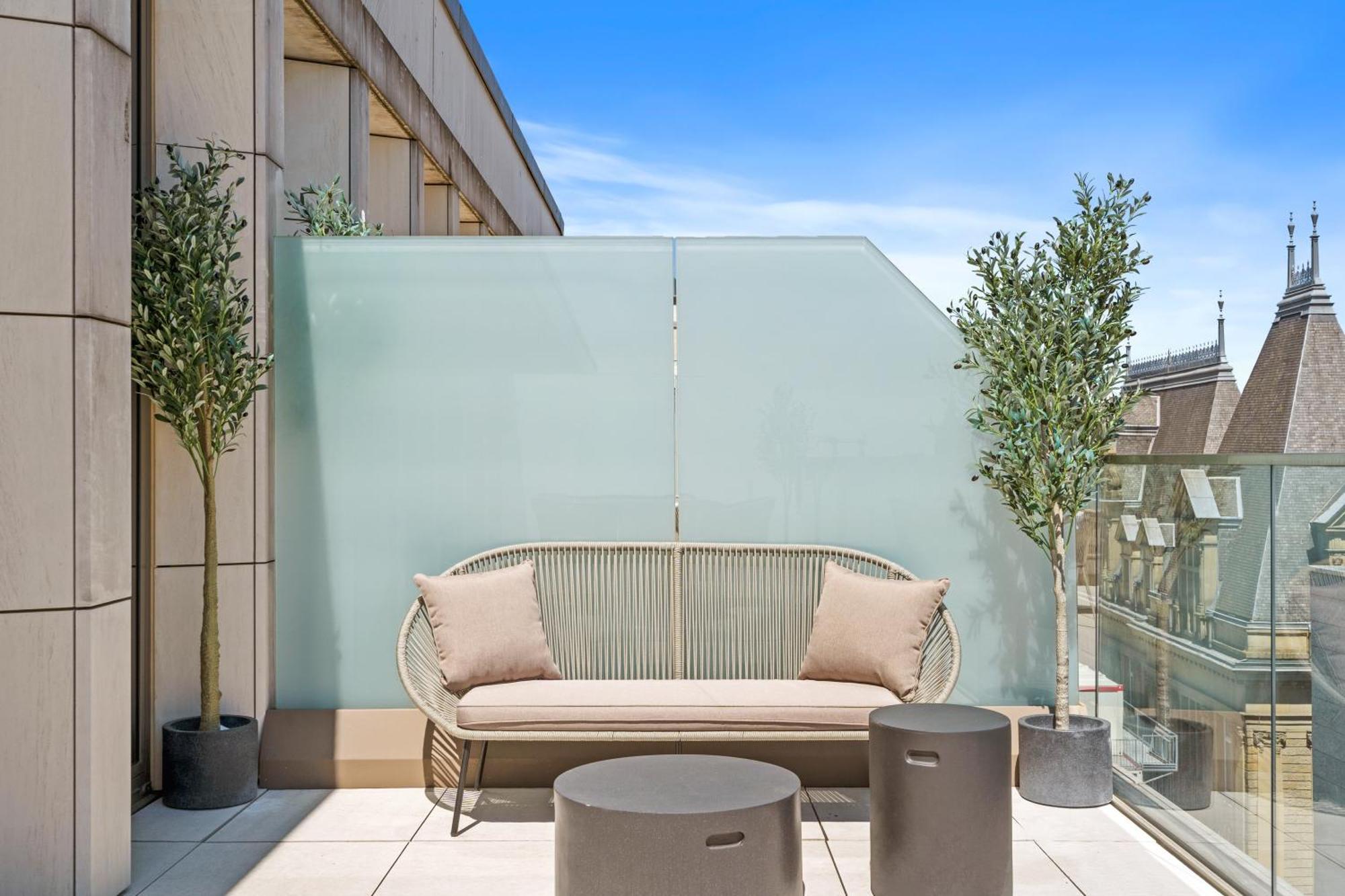 Voya Residence Zenit Royal - Luxury Apart Hotel Rooftop Views & Concierge لوكسمبورغ المظهر الخارجي الصورة